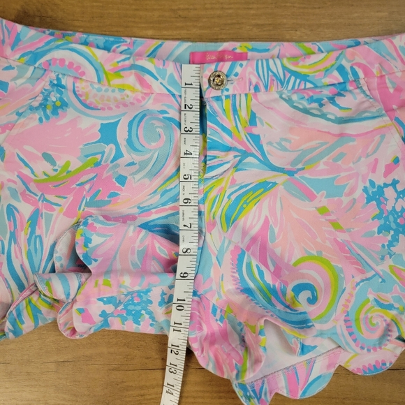 Lilly Pulitzer Shorts - Picture 12 of 12